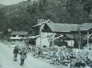 松根油工場